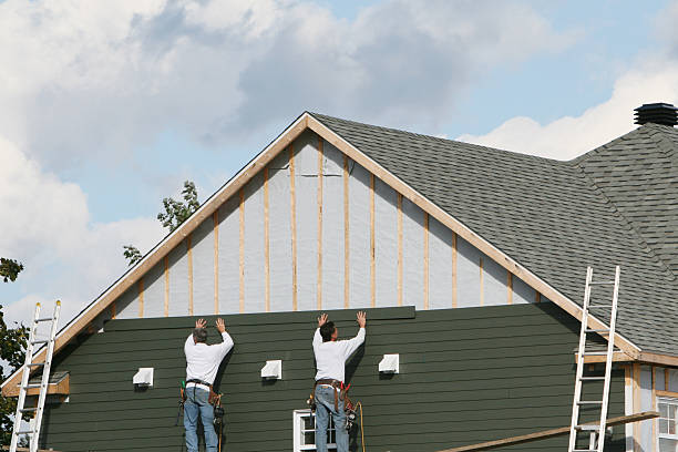 Professional Vinyl Siding technician working in Richfield, PA